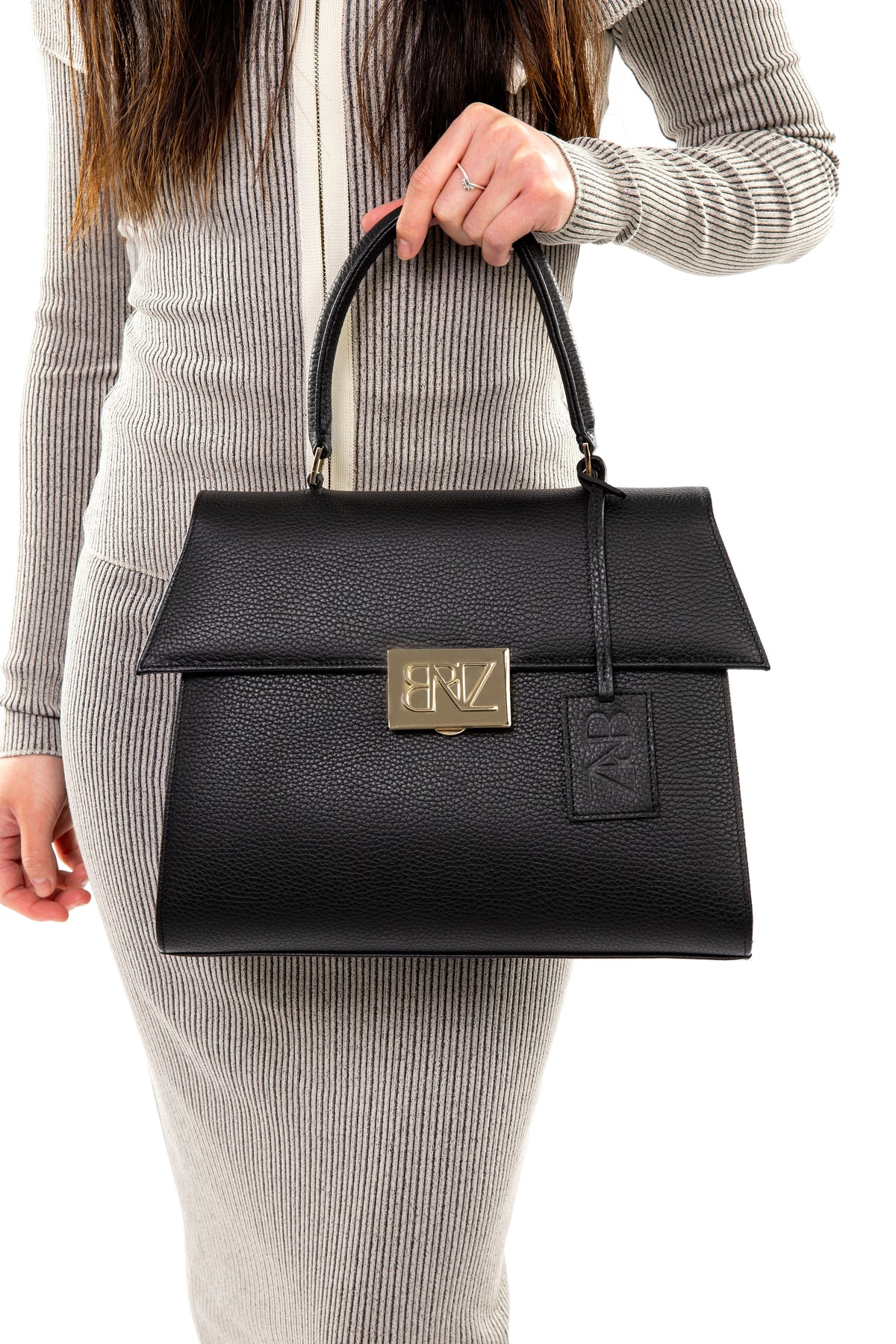 Akira bag - black calfskin leather - gold logo closure detail - Berénize