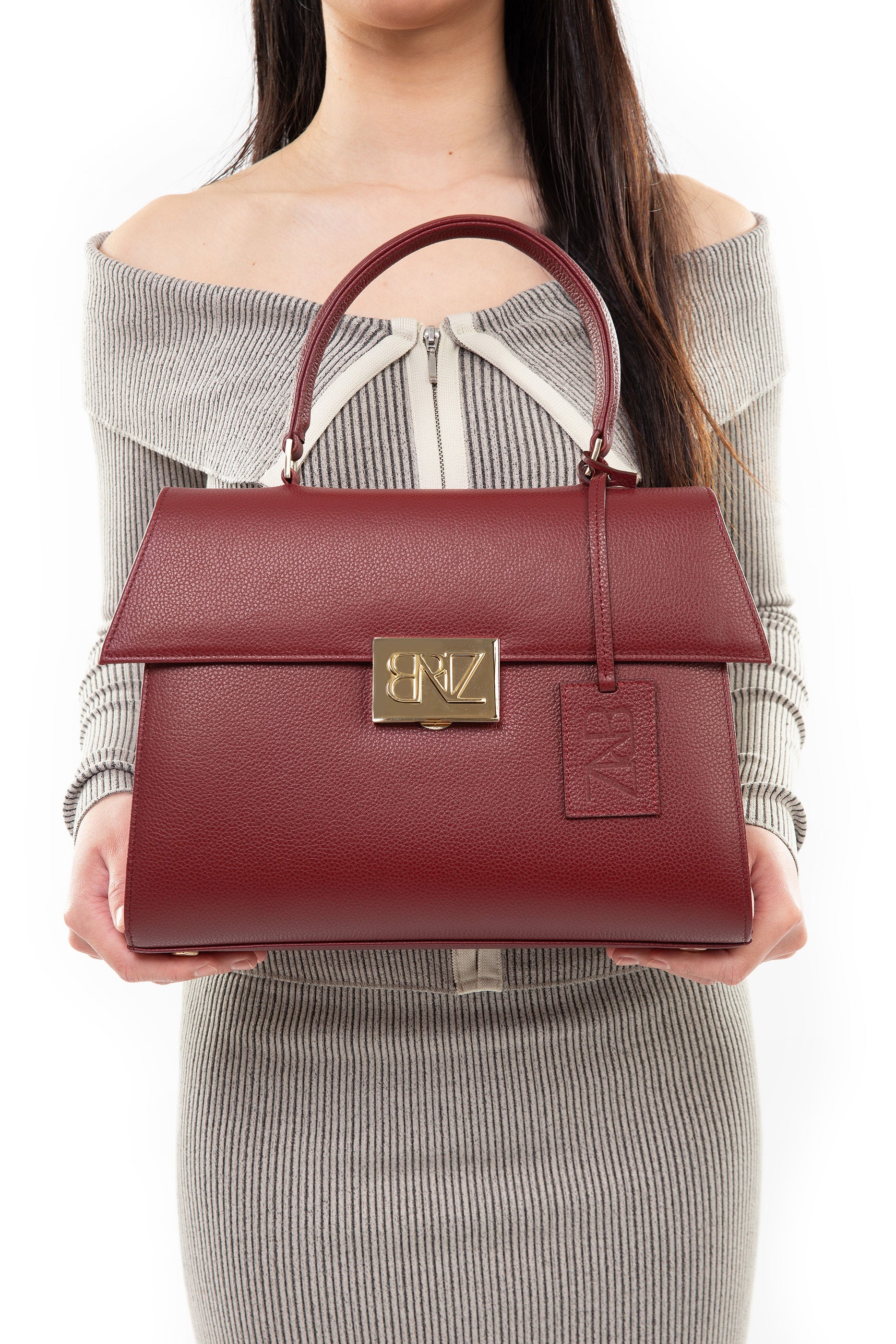 Akira bag - bordeaux calfskin leather - worn - Berénize