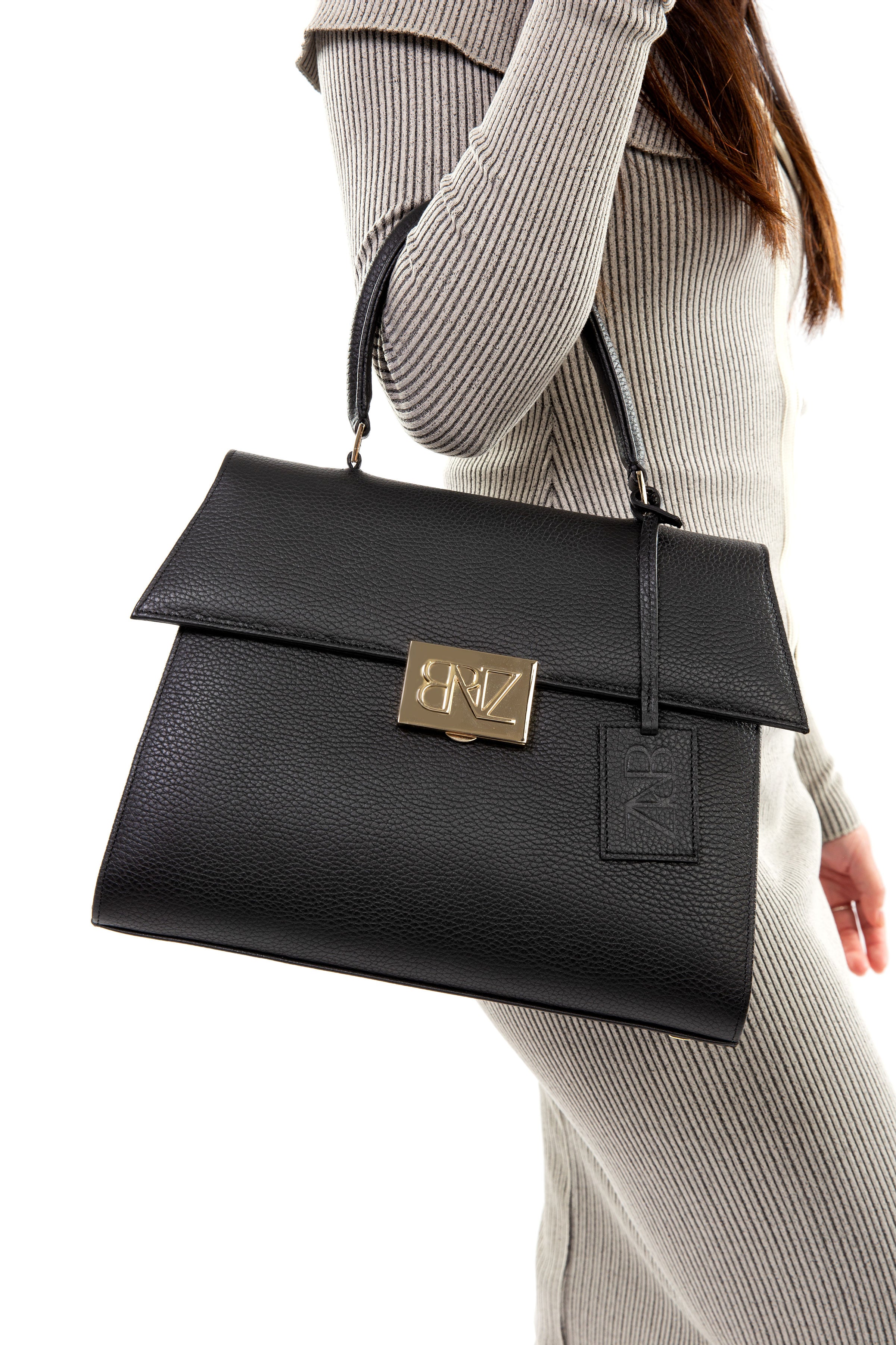 Akira bag - black calfskin leather - worn on shoulder - Berénize